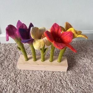 Lovevery Felt Flowers in a Row